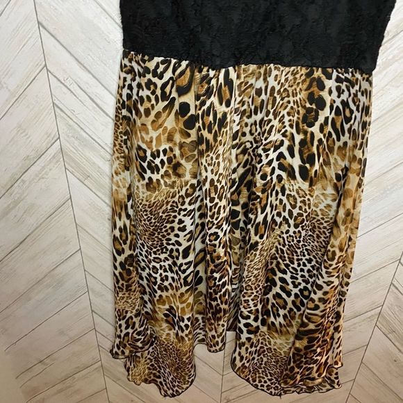 Andrea missy leopard print handkerchief hem dress - Picture 6 of 6